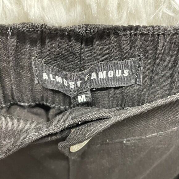NWT Almost Famous Cargo Joggers Black Size M Bow Detail at Ankles - Picture 2 of 6